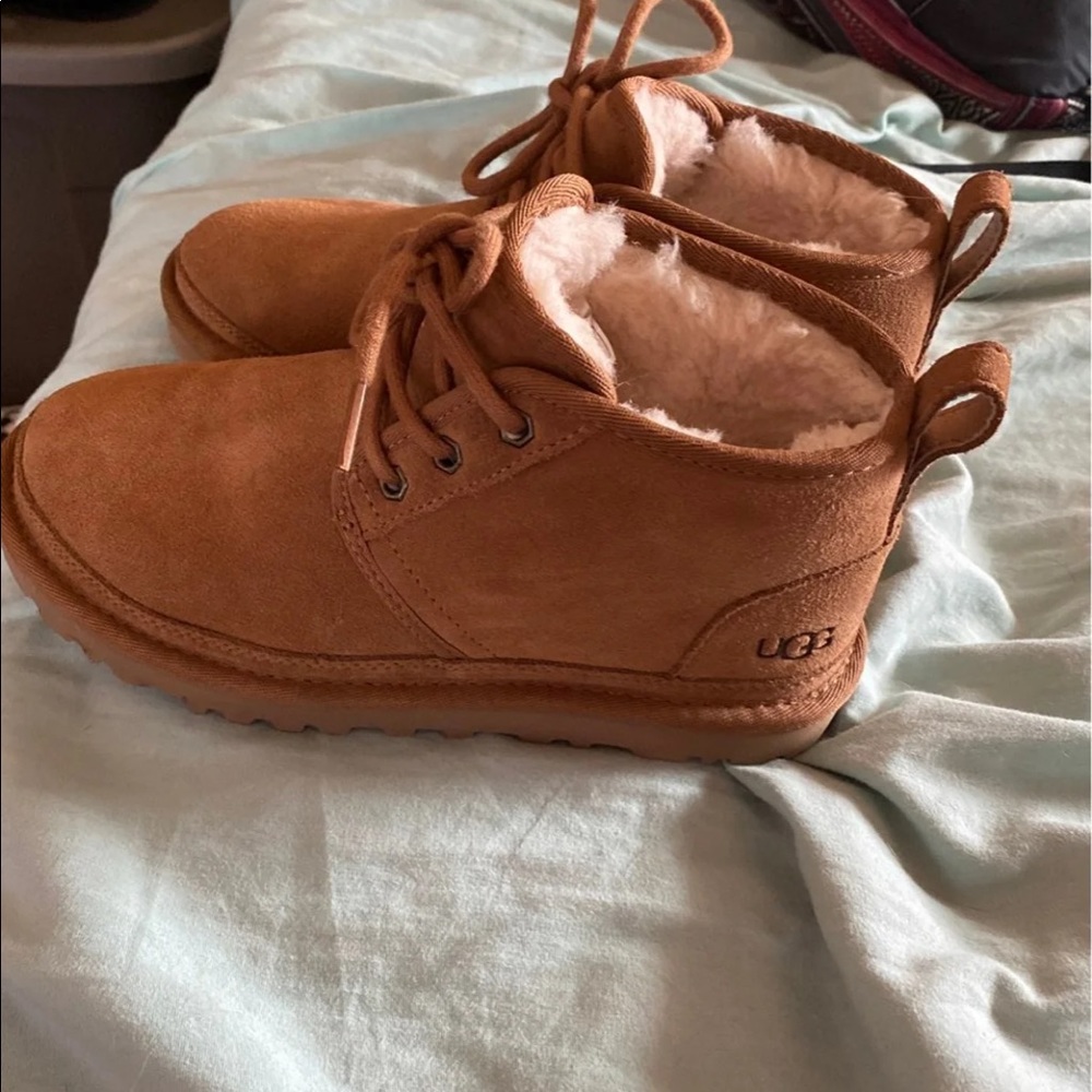 UGG Neumel